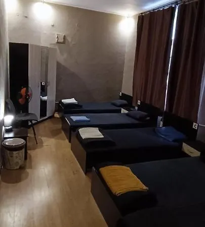 Hostel Deluxe In The Middle Of The Downtown *