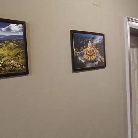 Hostel Deluxe In The Middle Of The Downtown